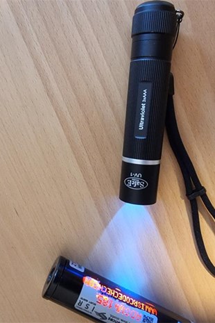 UV-lampa inklusive batterier